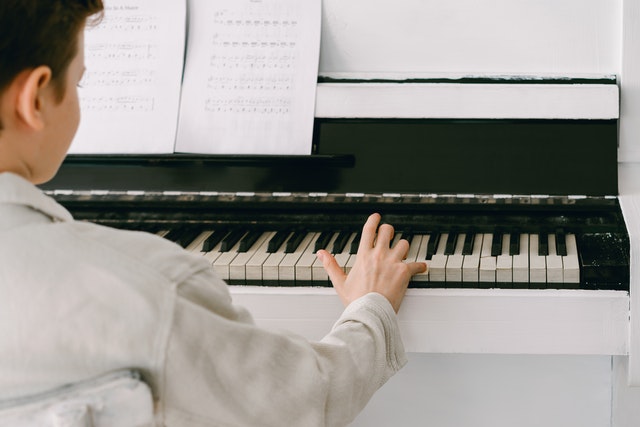 Aprender a tocar piano sozinho - dedos