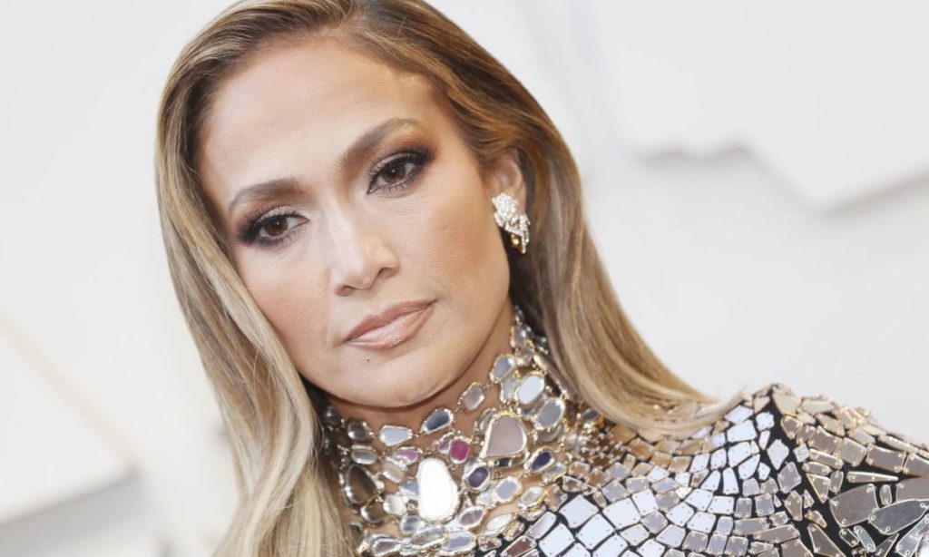 Jennifer Lopez - cantoras mais ricas do mundo