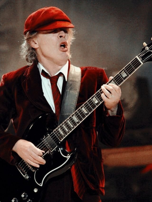 Angus Young do AC/DC revela qual o solo mais difícil na guitarra ...