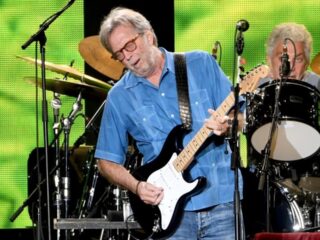 A batalha de Eric Clapton com a neuropatia periférica e o zumbido, doenças que ameaçam sua carreira