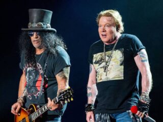 Axl Rose e a banda Guns N' Roses seriam cancelados nos dias de hoje, relata Slash