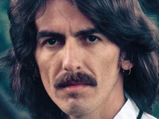Produtor dos Beatles pede desculpas a George Harrison anos após a separação do grupo