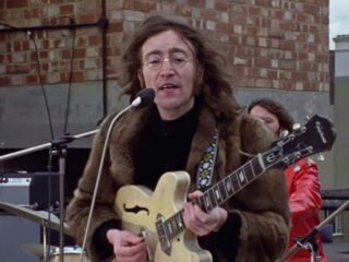 A primeira balada romântica escrita por John Lennon para os Beatles