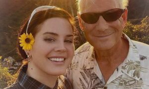 Lana Del Rey lança 'Lost at Sea' em parceria com seu pai Rob Grant