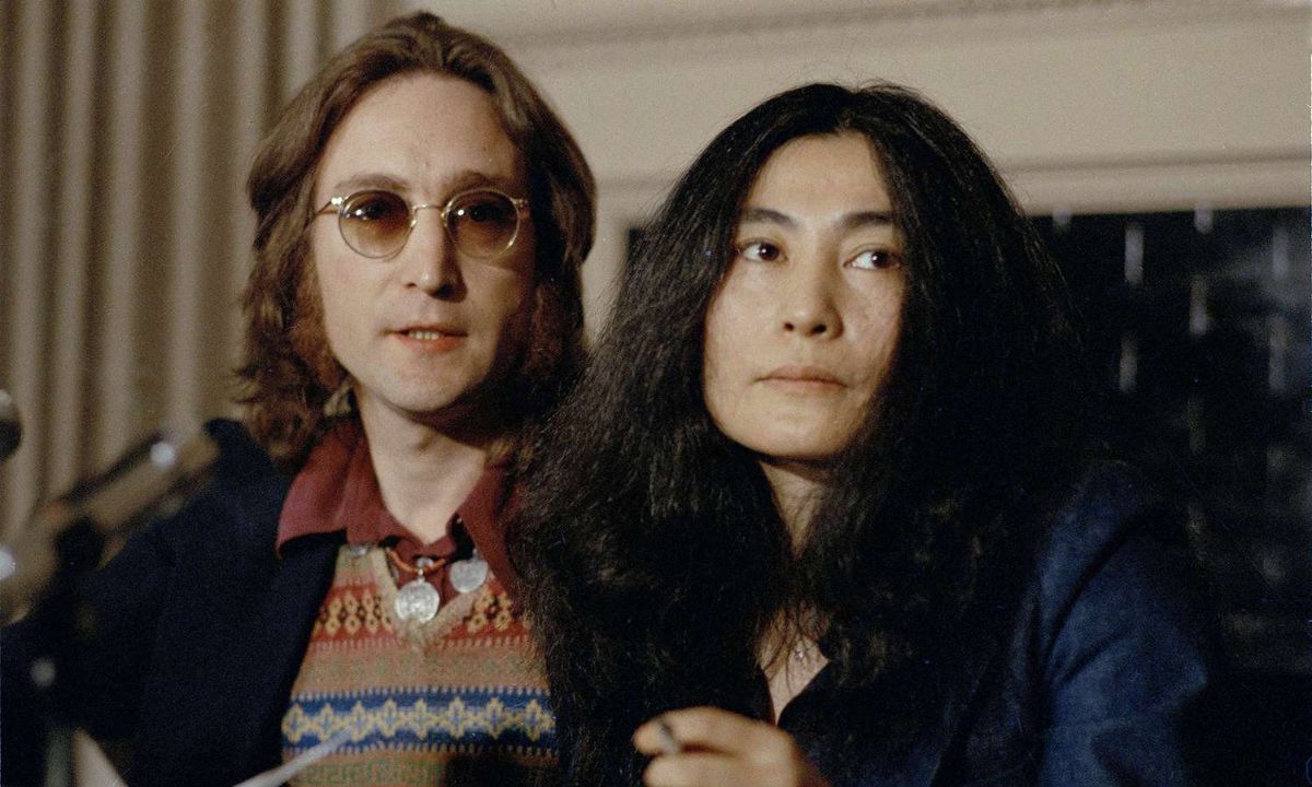 Yoko Ono usou obra de arte para seduzir John Lennon