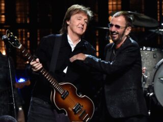 Ouça Paul McCartney e Ringo Starr juntos pela primeira vez como artistas solo