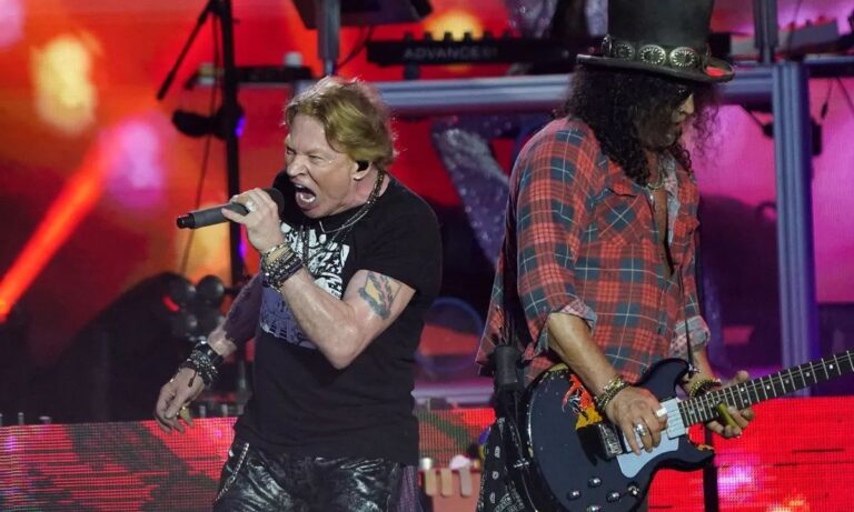 Axl Rose pede desculpas após um show recente do Guns N' Roses