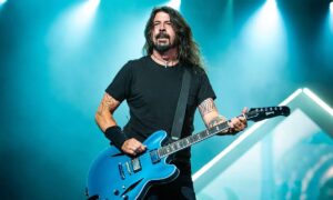 Foo Fighters surpreende os fãs com cover de 'Stairway to Heaven' do Led Zeppelin