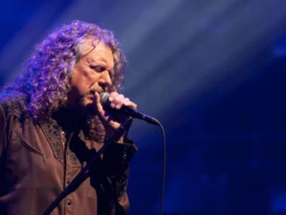 Robert Plant encanta fãs e canta Stairway to Heaven pela primeira vez em 16 anos - Coisa de Músico