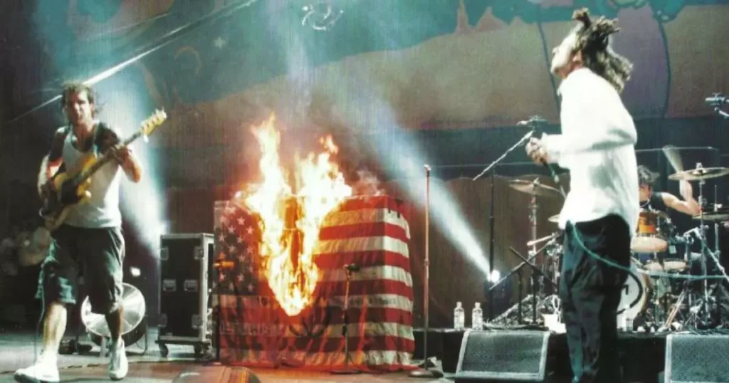 A presença da banda Rage Against The Machine no Woodstock '99