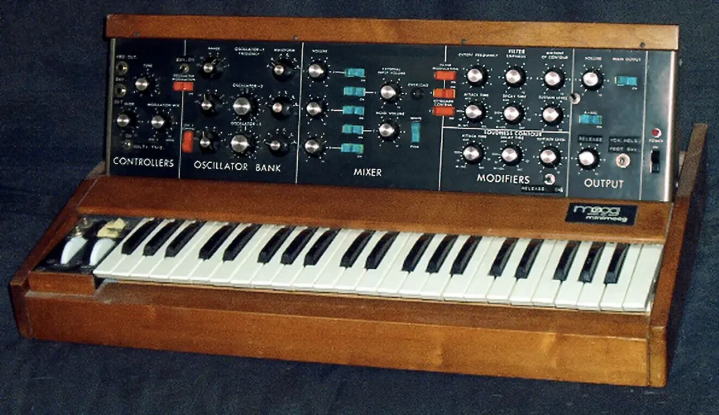 Sintetizadres moog minimoog