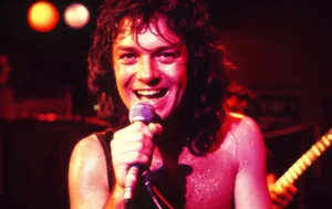 Bon Scott: A Voz Selvagem que Incendiou o Coração do AC/DC