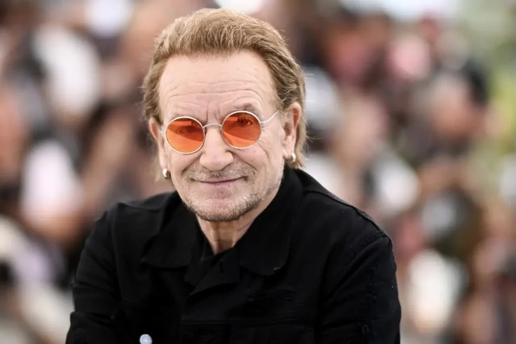 Bono (U2) – patrimônio líquido- US $700 milhões