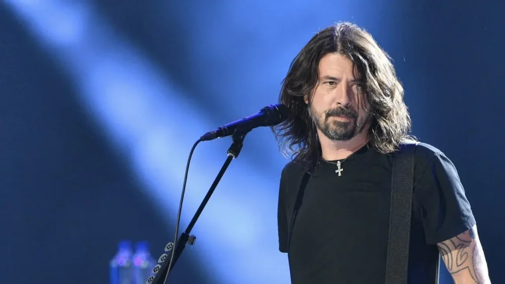 Dave Grohl (Foo Fighters_Nirvana) – patrimônio líquido- US $330 milhões