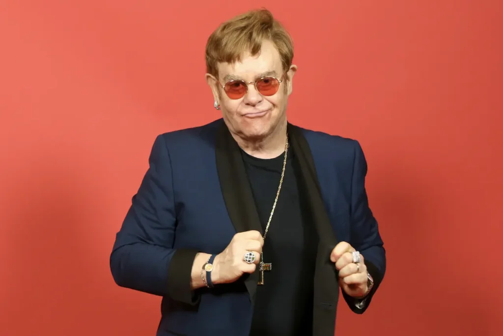 Elton John – patrimônio líquido- US $500 – 600 milhões