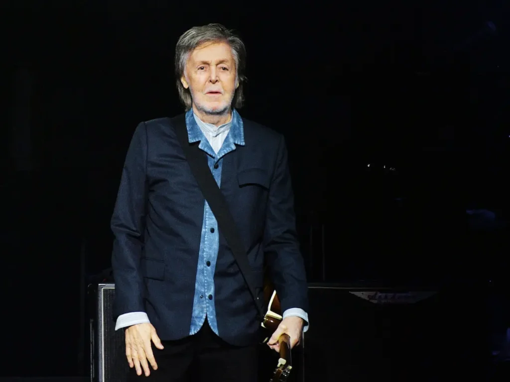 Paul McCartney (The Beatles) – patrimônio líquido- US $1,2 bilhão