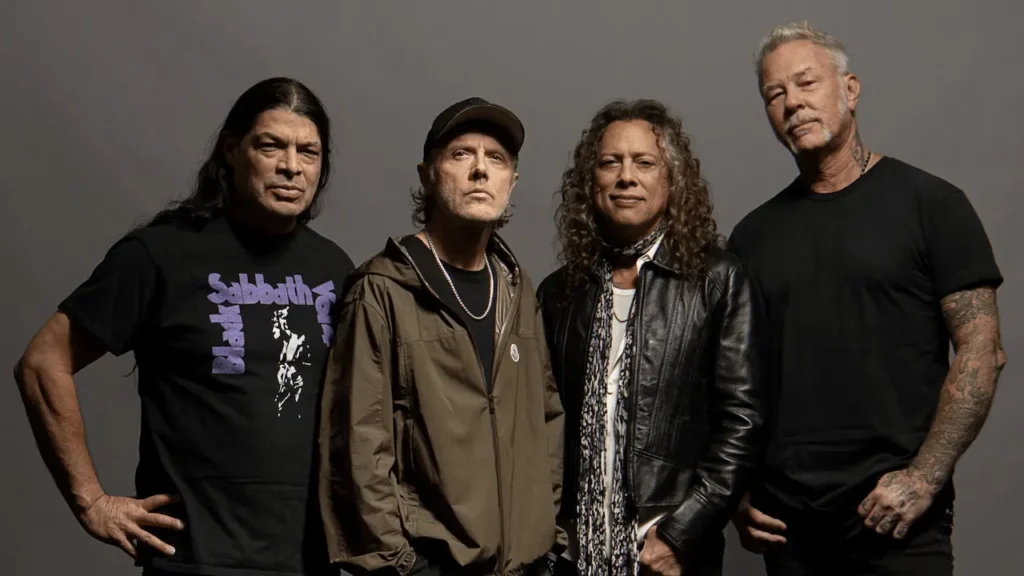 Caos no Show do Metallica na Austrália: Fãs Presos em Escalada Inesperada
