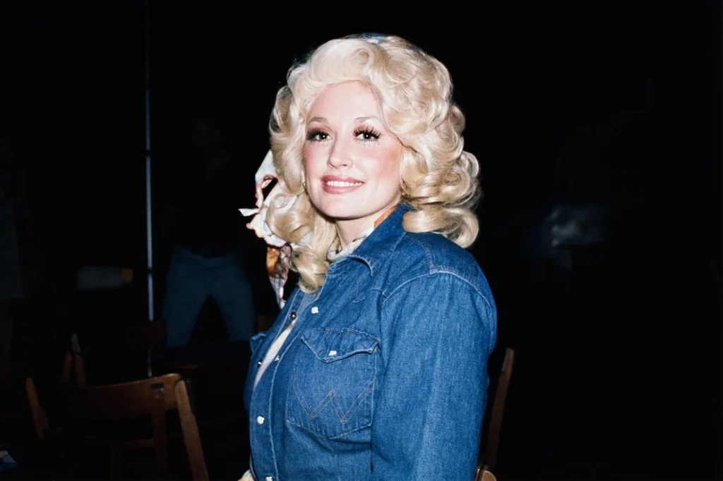 Dolly Parton Reassegura Fãs Sobre Saúde e Afasta Rumores