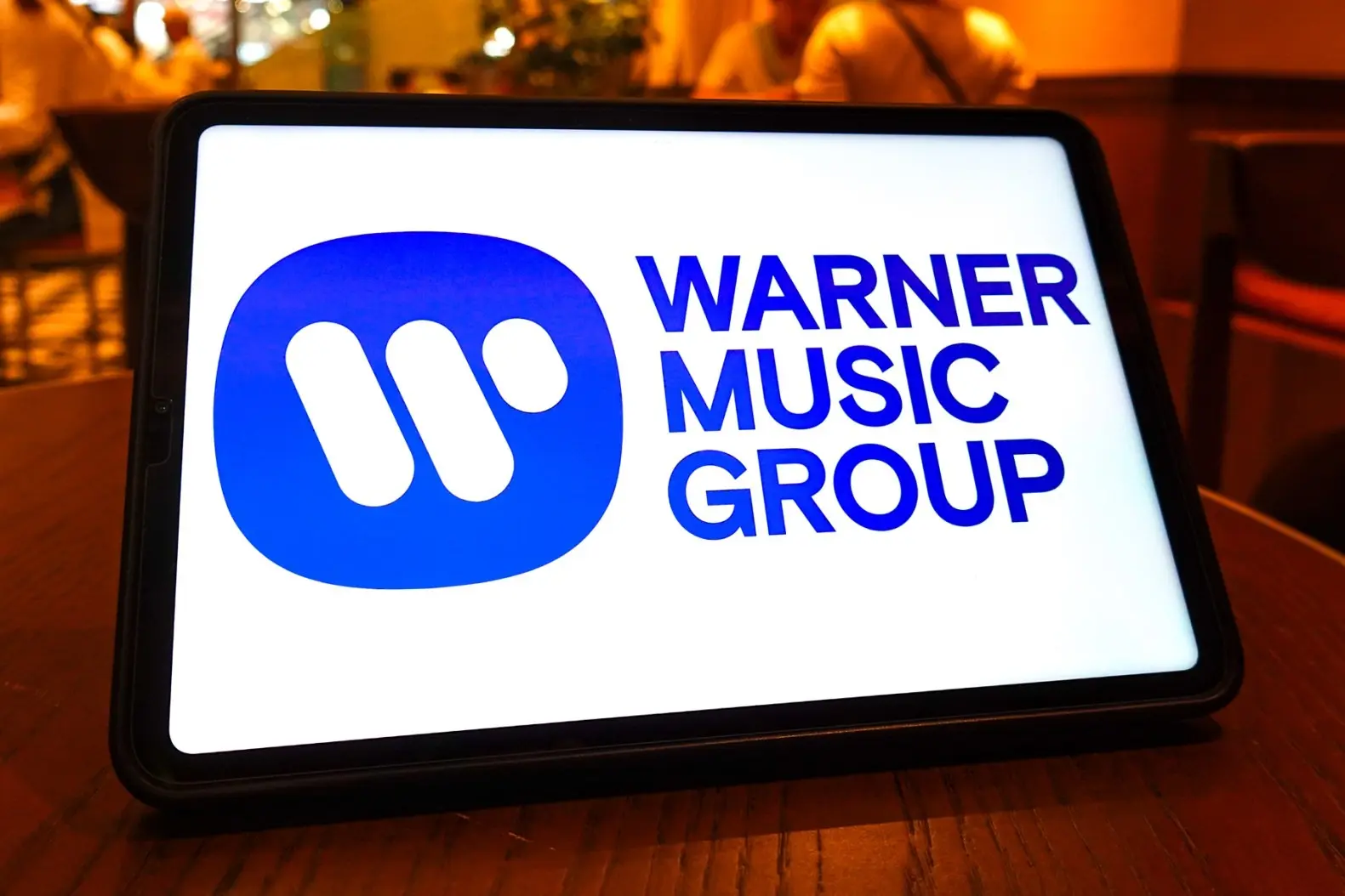 O Futuro da Música IA: Parceria Suno e Warner Music e Seus Impactos