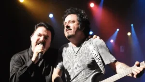 Toto: Lukather Desmente Rumores e Detalha a Saúde de Bobby Kimball