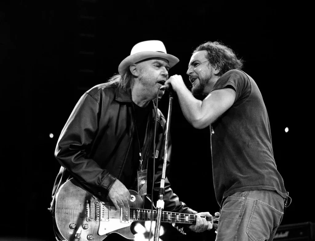 Pearl Jam: A Colaboração com Neil Young que os Salvou do Fim